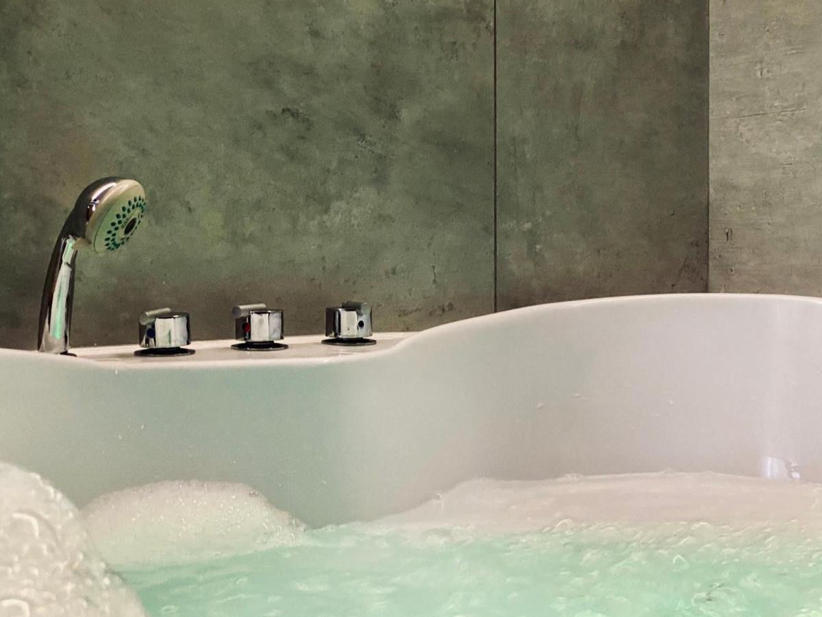 Apartment Premium Jacuzzi For Couples, Old Town Krasków Exterior foto