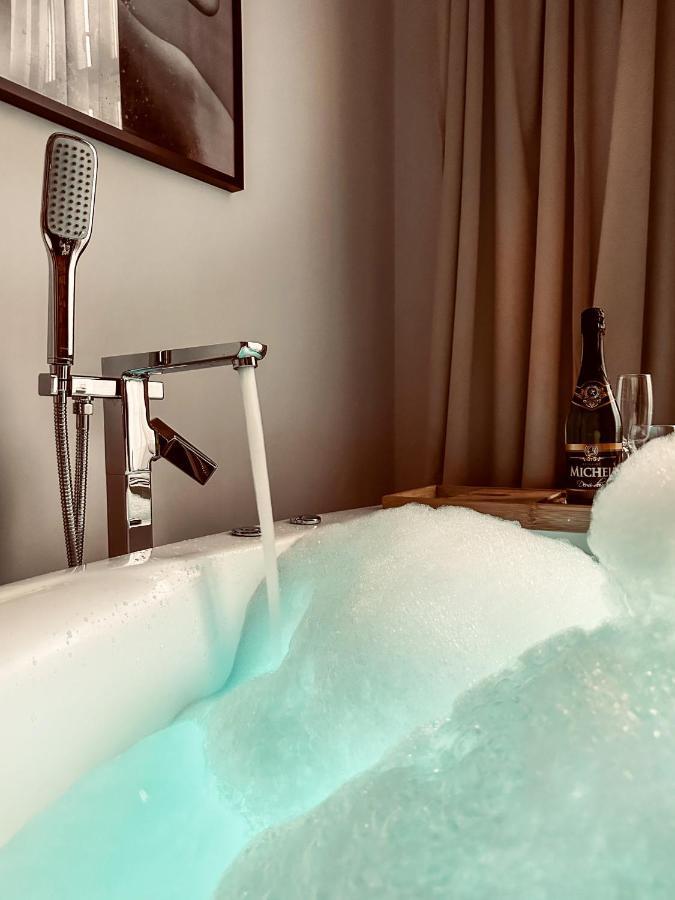 Apartment Premium Jacuzzi For Couples, Old Town Krasków Exterior foto